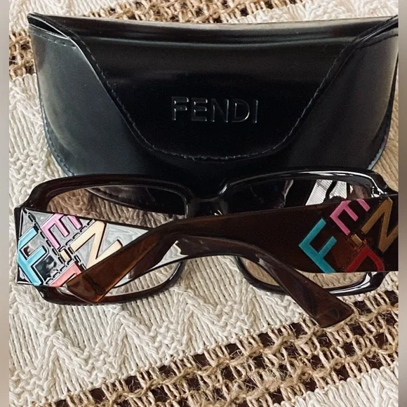 Fendi Women\'s Sunglasses 0318-S-086HA Brown Dark Havana 57-17 145 Fendi FF 0318/S 086/HA 57 New Women Sunglasses : Amazon.sg  main image 4